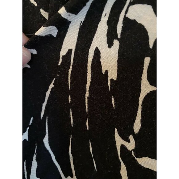V Cristina Women's Black and White Print Lined Rayon Spandex Skirt Sz M - Picture 7 of 7